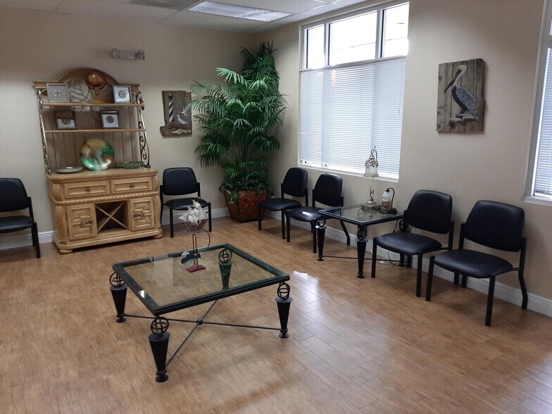 More Photos Of 681 Goodlette Rd N, Naples Medical For Sale