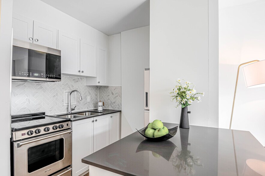 More Photos Of 105 Rue Milton, Montréal Apartments For Sale
