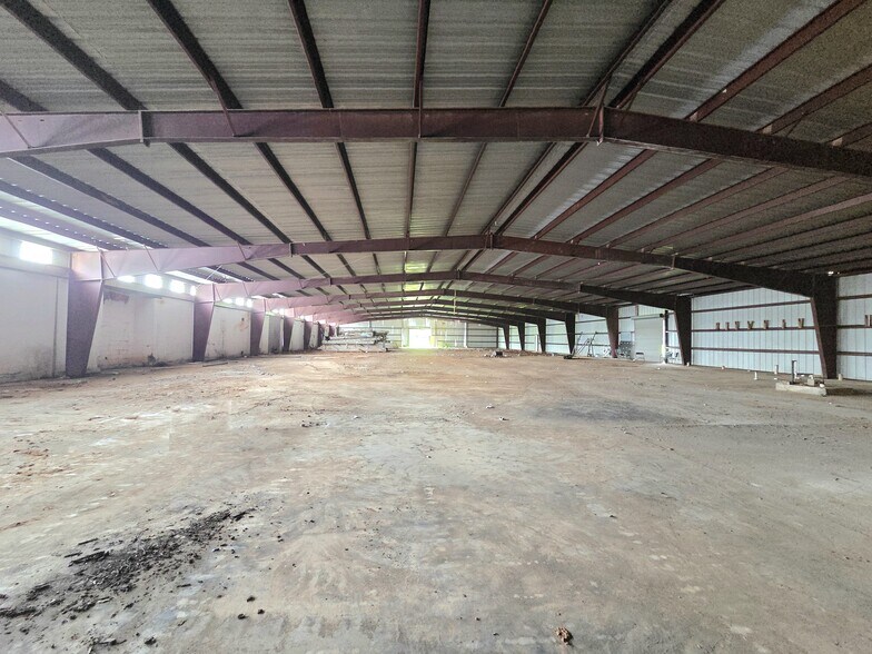 Primary Photo Of 14077 N Highway 75, Willis Warehouse For Sale