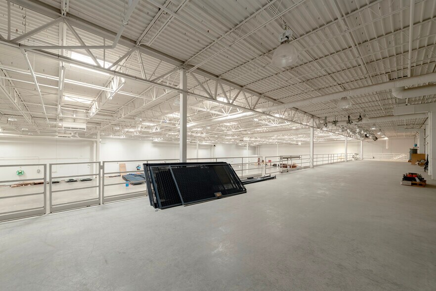 More Photos Of 1551 Corporate Dr, Irving Warehouse For Lease