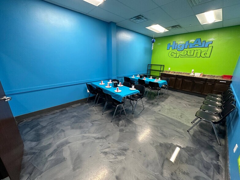 More Photos Of 1250 4th Ave NW, Minot Storefront For Lease