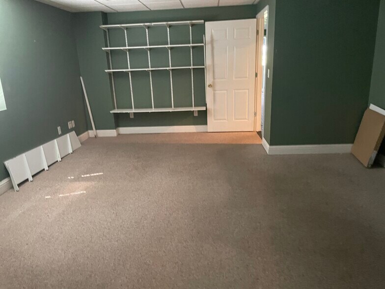 More Photos Of 1808 Clark St, Carterville Light Distribution For Sale