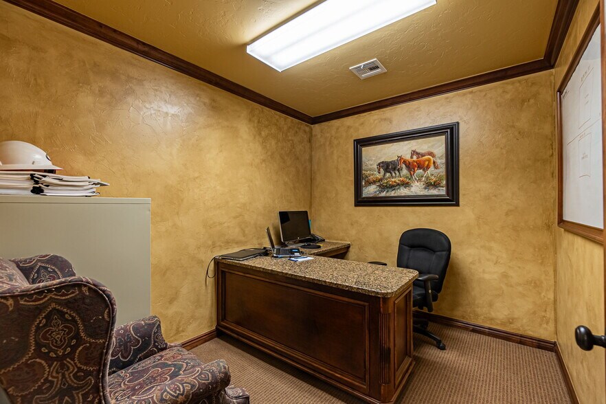 More Photos Of 1530 SW 89th St, Oklahoma City Office For Sale