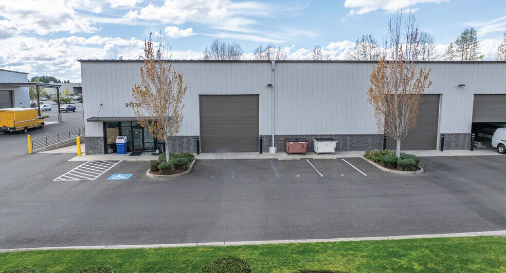 More Photos Of 91370 N Coburg Industrial Way, Coburg Manufacturing For Lease