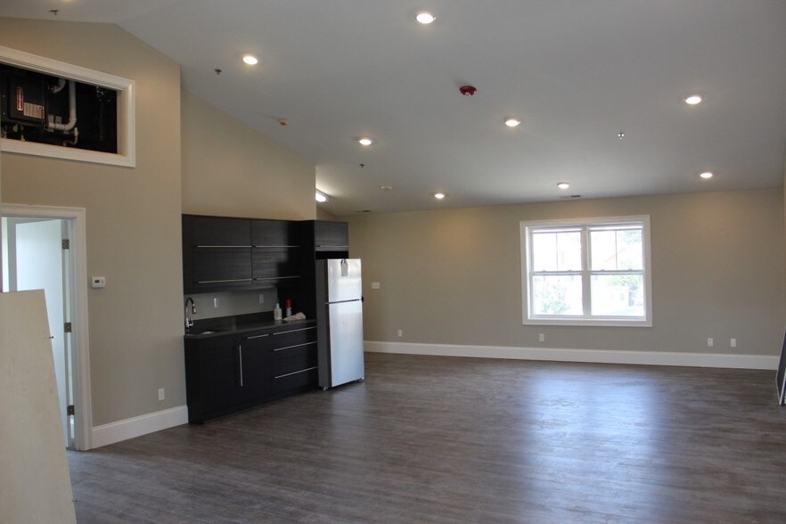 More Photos Of 42 Felton St, Waltham Warehouse For Lease