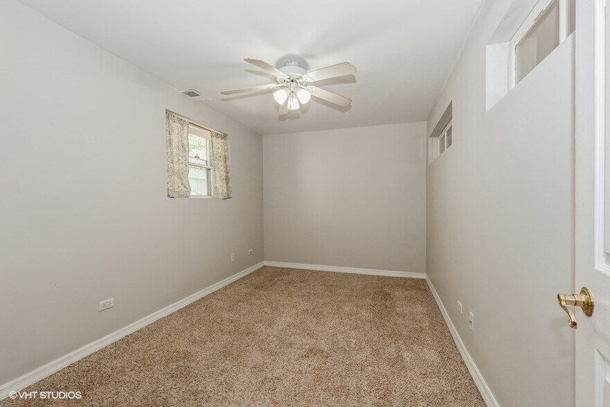 More Photos Of 1228 W Glenlake Ave, Chicago Apartments For Sale