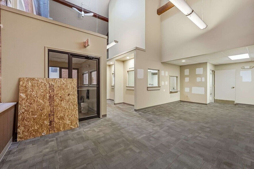 More Photos Of 412 E River St, Elyria Office For Sale