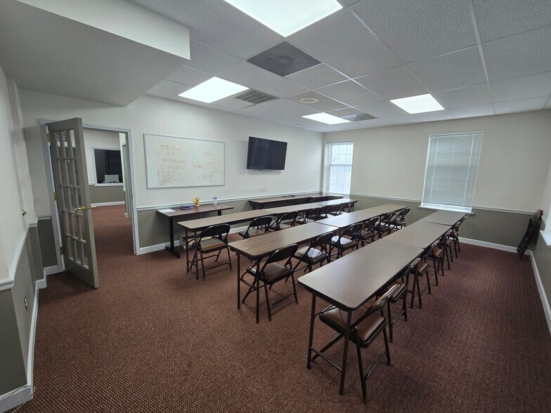 More Photos Of 10901 Indian Head Hwy, Fort Washington Office For Lease