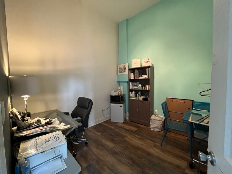 More Photos Of 2951 N Broadway St, Chicago Apartments For Lease