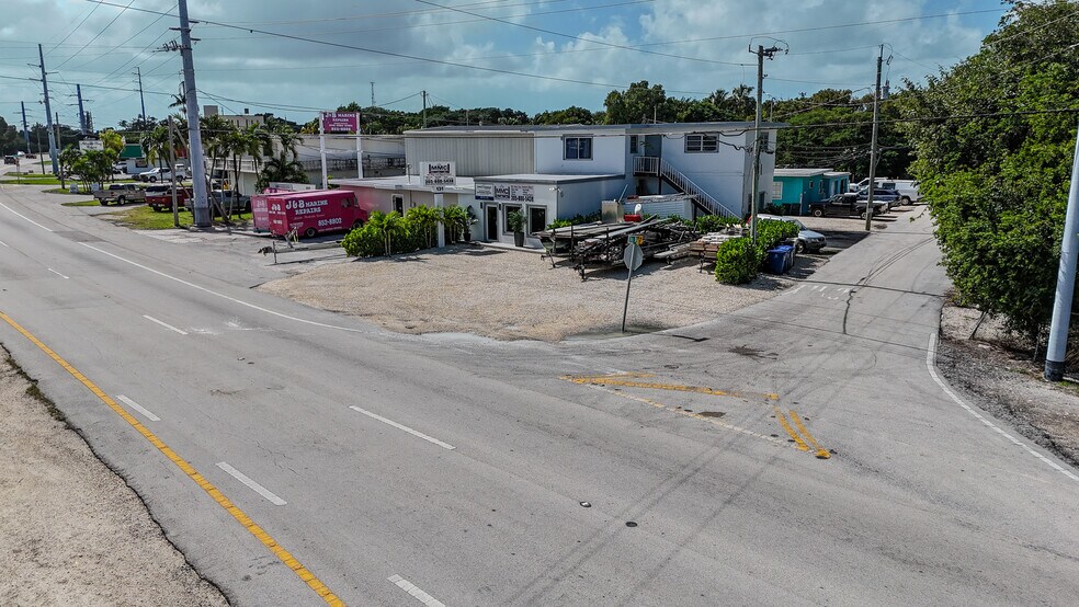 More Photos Of 131-135 Ellis Dr, Tavernier Storefront Retail Residential For Sale