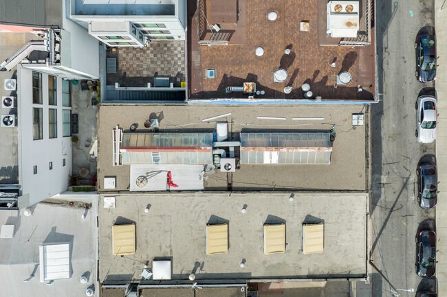 More Photos Of 22 Cleveland St, San Francisco Warehouse For Sale