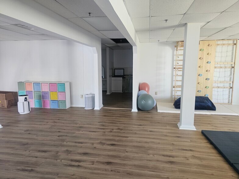 More Photos Of 100 Quarry Rd, Hamburg Medical For Lease