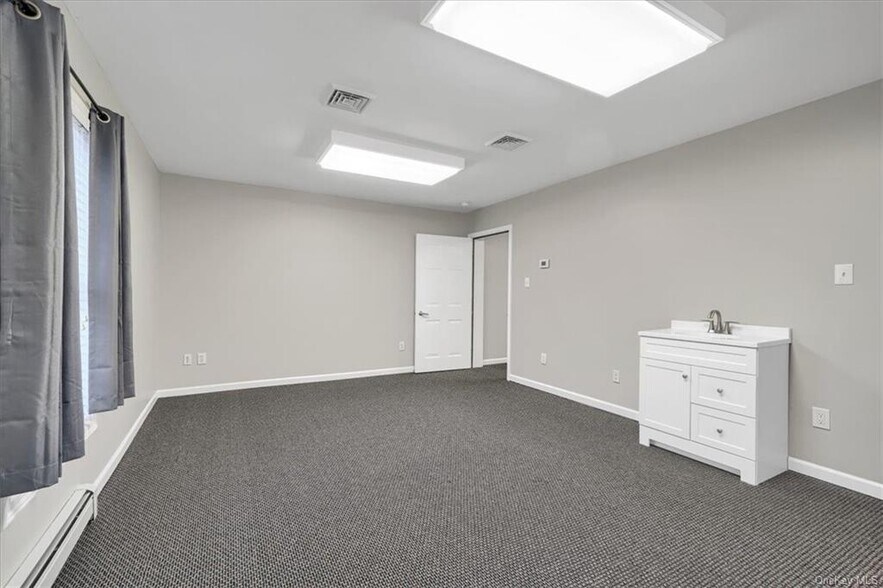 More Photos Of 2679 Route 17M, Goshen Medical For Lease