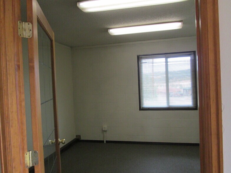 More Photos Of 17831 Co 1 Rd, Florissant Manufacturing For Sale