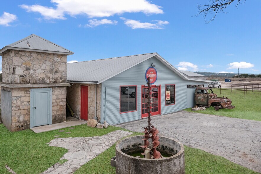 More Photos Of 11 Upper Cibolo Creek Rd, Boerne Restaurant For Sale