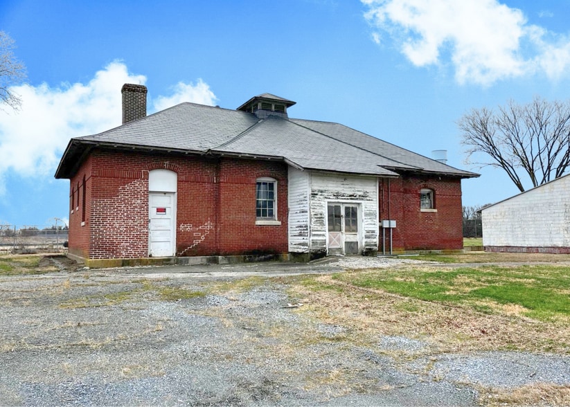 Primary Photo Of 2446 Old Battery Ln, Delaware City General Retail For Sale