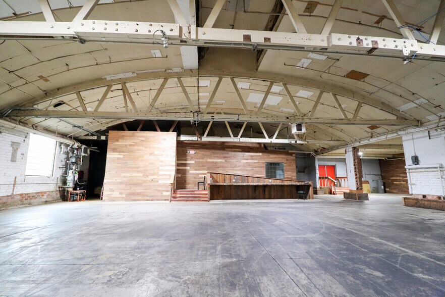 More Photos Of 1739 Elizabeth Ave NW, Grand Rapids Flex For Sale