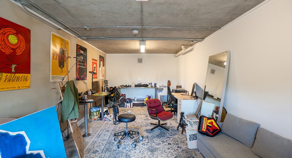 More Photos Of 1800 Montana Ave NE, Washington Flex For Sale