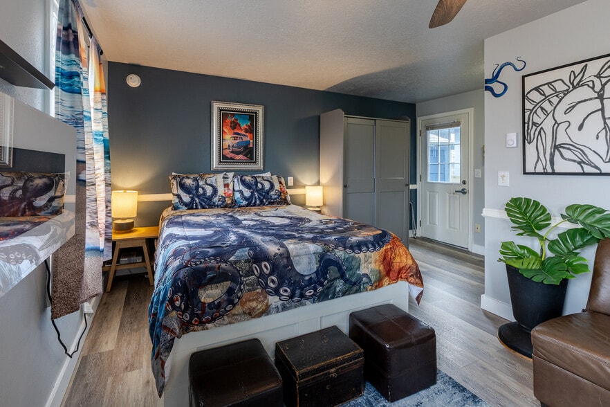 More Photos Of 105 S 6th Ave, Rockaway Beach Hotel For Sale