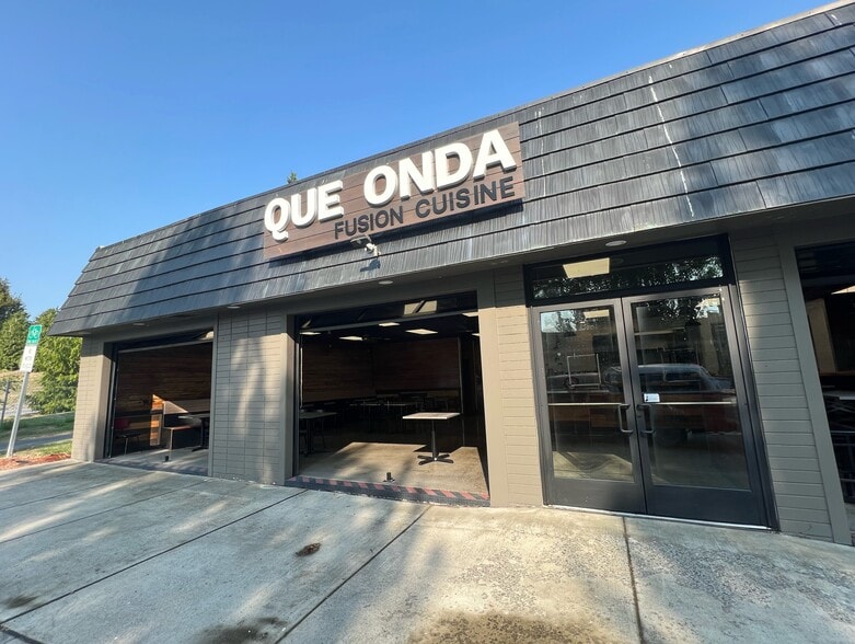 More Photos Of 442 Peace Portal Dr, Blaine Restaurant For Lease