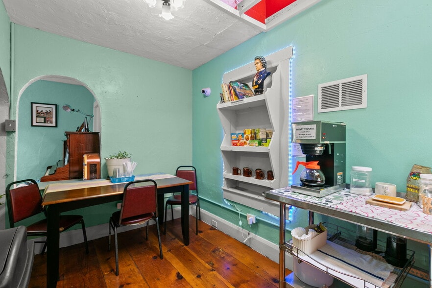 More Photos Of 3109 N Ola Ave, Tampa Hospitality For Sale