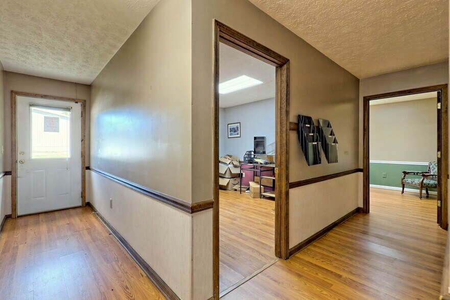 More Photos Of 1552 Highway 441 N, Clayton Office For Sale