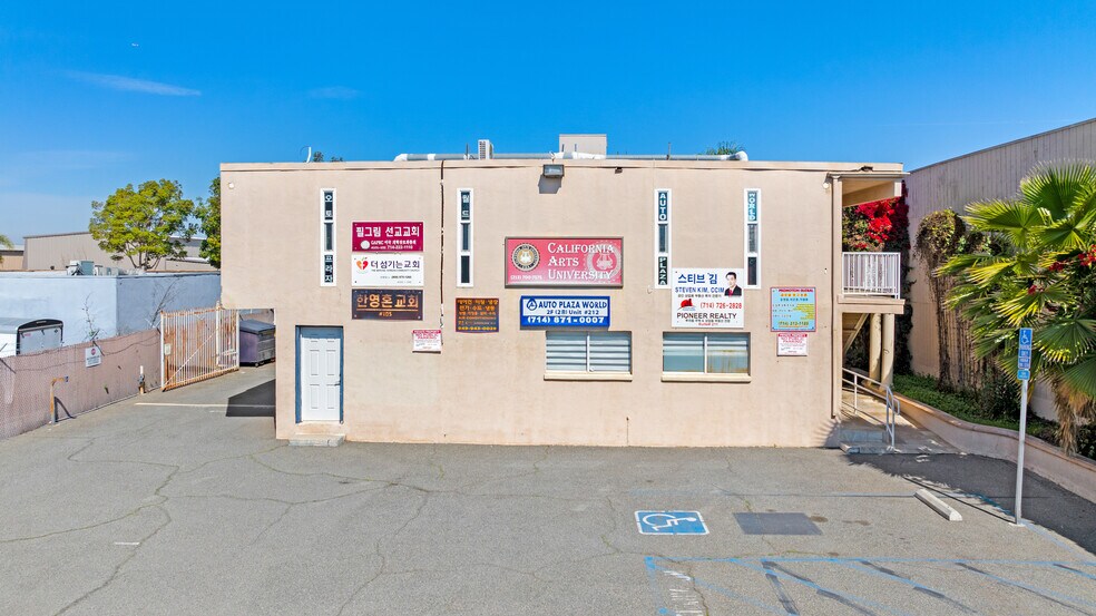 More Photos Of 4100 W Commonwealth Ave, Fullerton Office For Sale