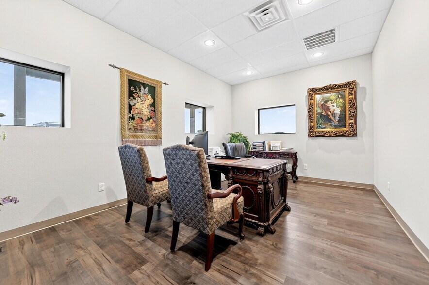 More Photos Of 4612 County Road 2200, Greenville Showroom For Sale