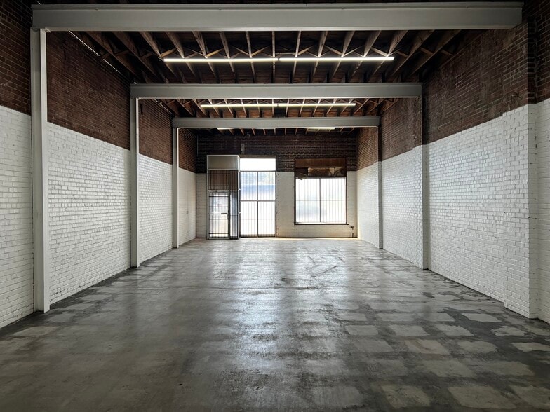 More Photos Of 1318 1st Ave N, Birmingham Flex For Sale