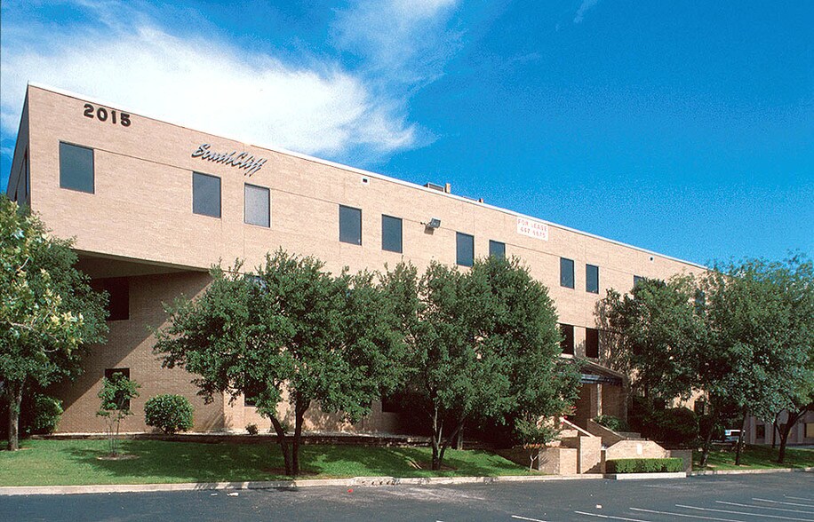 More Photos Of 2015 S Interstate 35, Austin Medical For Lease