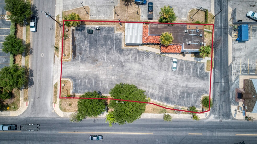 More Photos Of 1815 N New Braunfels Ave, San Antonio Restaurant For Lease