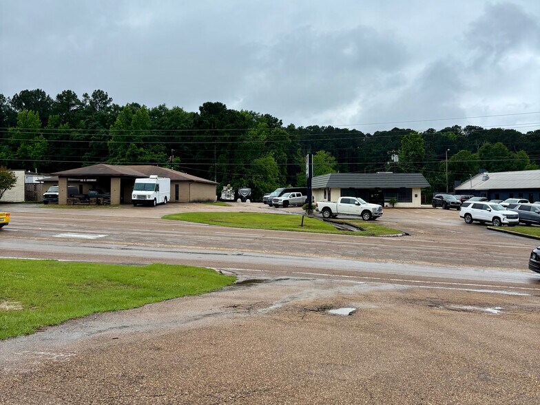 Primary Photo Of 609 W Government St, Brandon Land For Sale