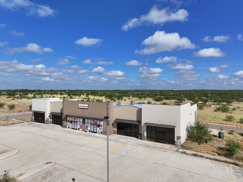 Primary Photo Of 90 Access dr, Cotulla General Retail For Lease