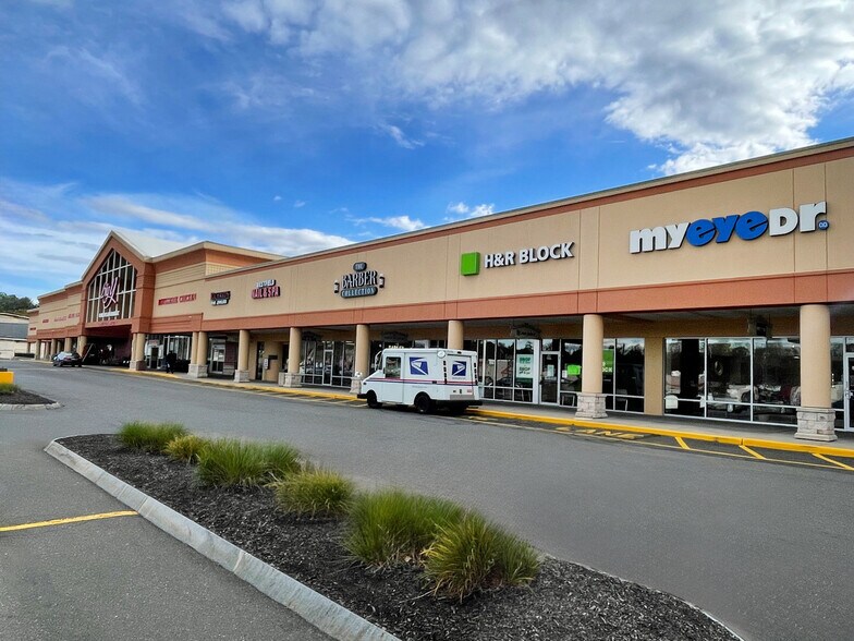 More Photos Of 415-475 E Main St, Westfield Unknown For Lease