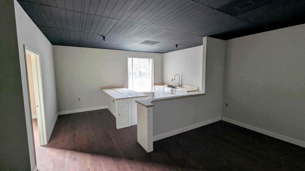 More Photos Of Near Downtown New Port Richey, New Port Richey Office For Sale