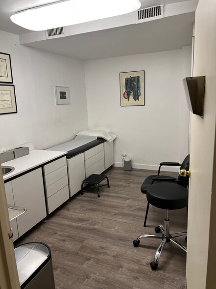 More Photos Of 345 W 58th St, New York Apartments For Sale