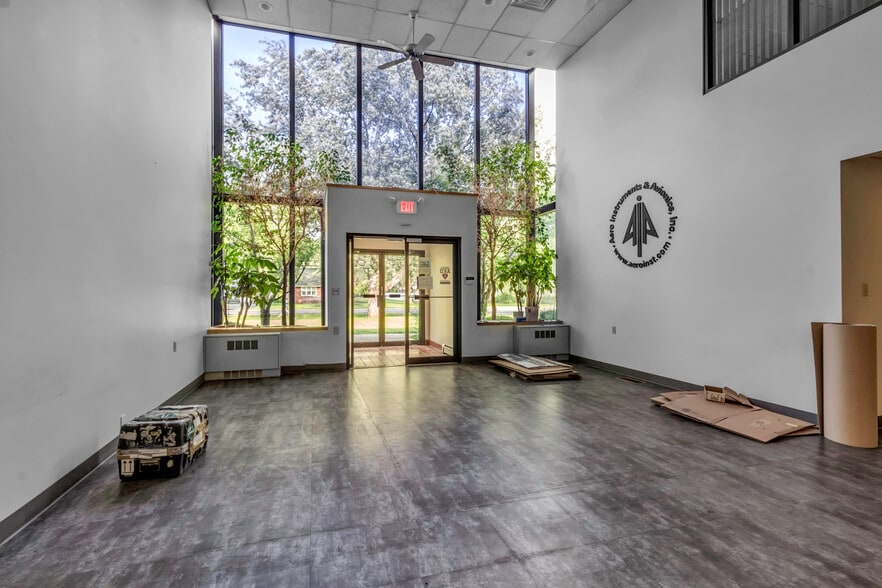 More Photos Of 7290 Nash Rd, North Tonawanda Showroom For Sale