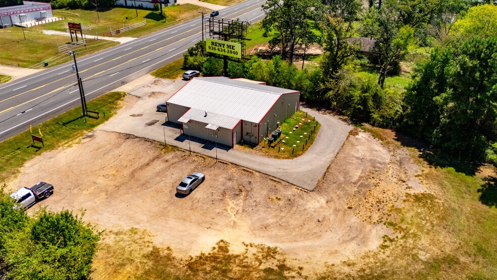 More Photos Of 2715 US Highway 69 N, Lufkin Bar For Sale