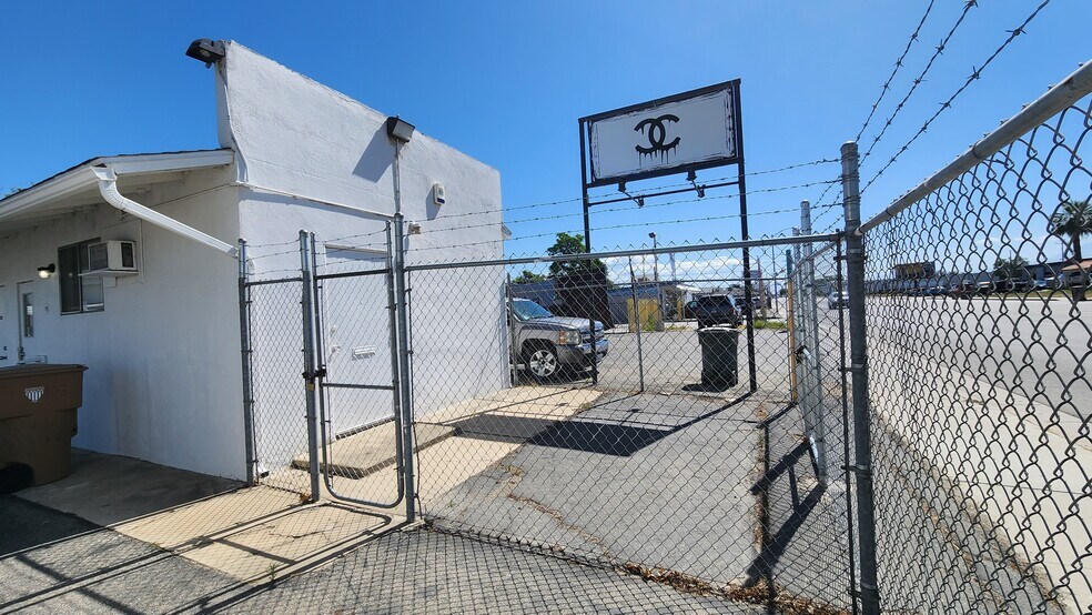 More Photos Of 1030 Brundage Ln, Bakersfield Religious Facility For Sale