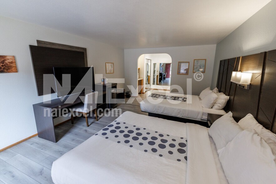 More Photos Of 1075 S Highway 191, Moab Hotel For Sale