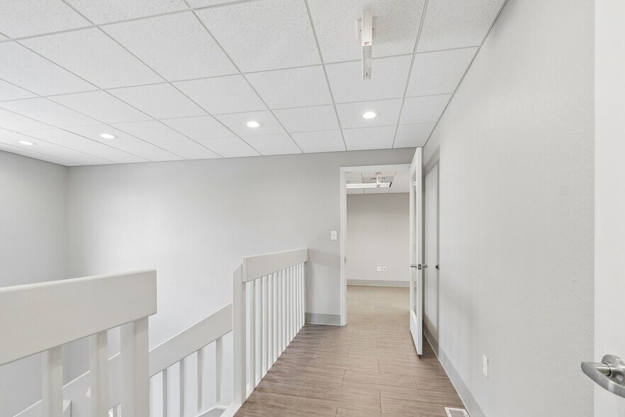 More Photos Of 575 Indian Rocks Rd N, Belleair Bluffs Medical For Lease