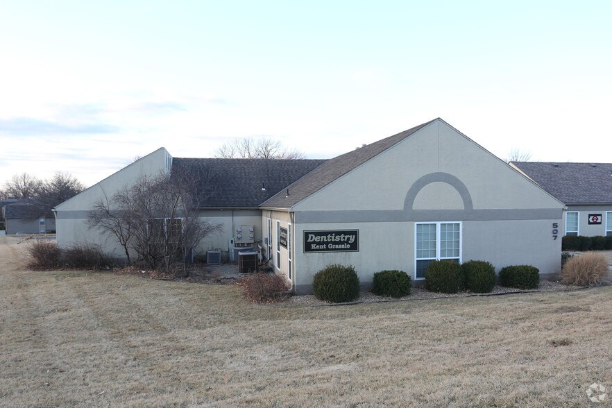 More Photos Of 501 N Mur Len Rd, Olathe Medical For Sale