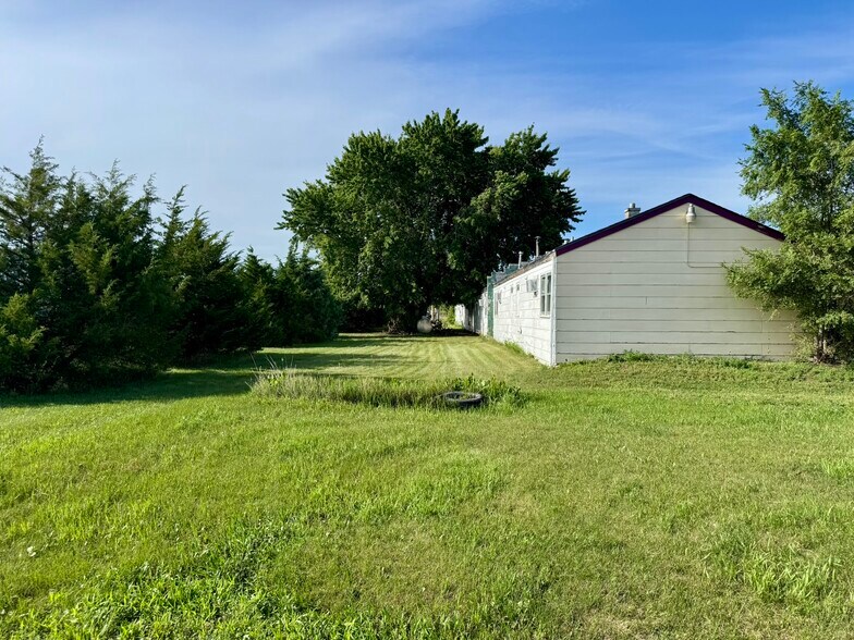 More Photos Of 736 3rd Ave, Lake Andes Hotel For Sale