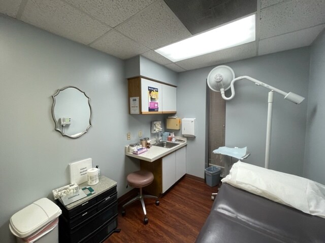 More Photos Of 8940 Kingsridge Dr, Centerville Medical For Sale