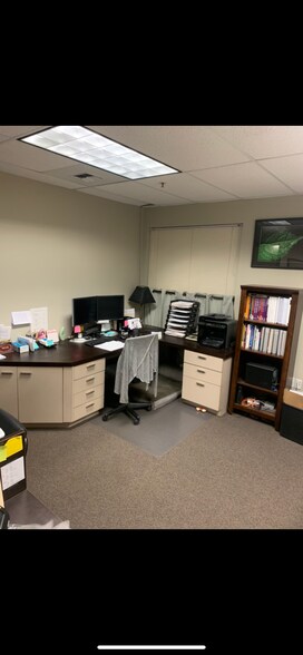 More Photos Of 1710 W Main St, Battle Ground Office For Lease