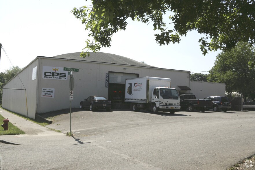 More Photos Of 9468 N Macrum Ave, Portland Warehouse For Lease