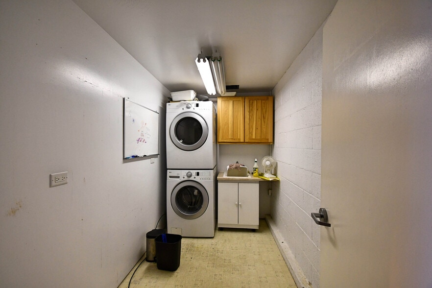 More Photos Of 1012 Trevitt St, The Dalles Showroom For Sale