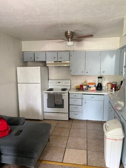 More Photos Of 700 W Avenue G, Garland Apartments For Sale