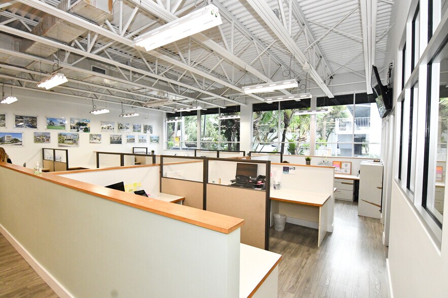 More Photos Of 2404 Hollywood Blvd, Hollywood Loft Creative Space For Lease