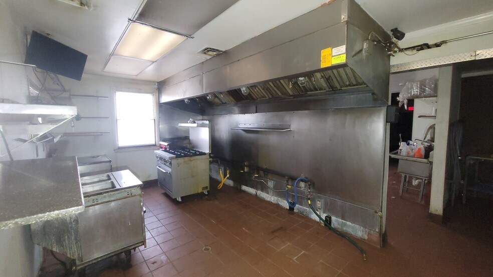 More Photos Of 100 Manor Harrison City Rd, Manor Restaurant For Sale